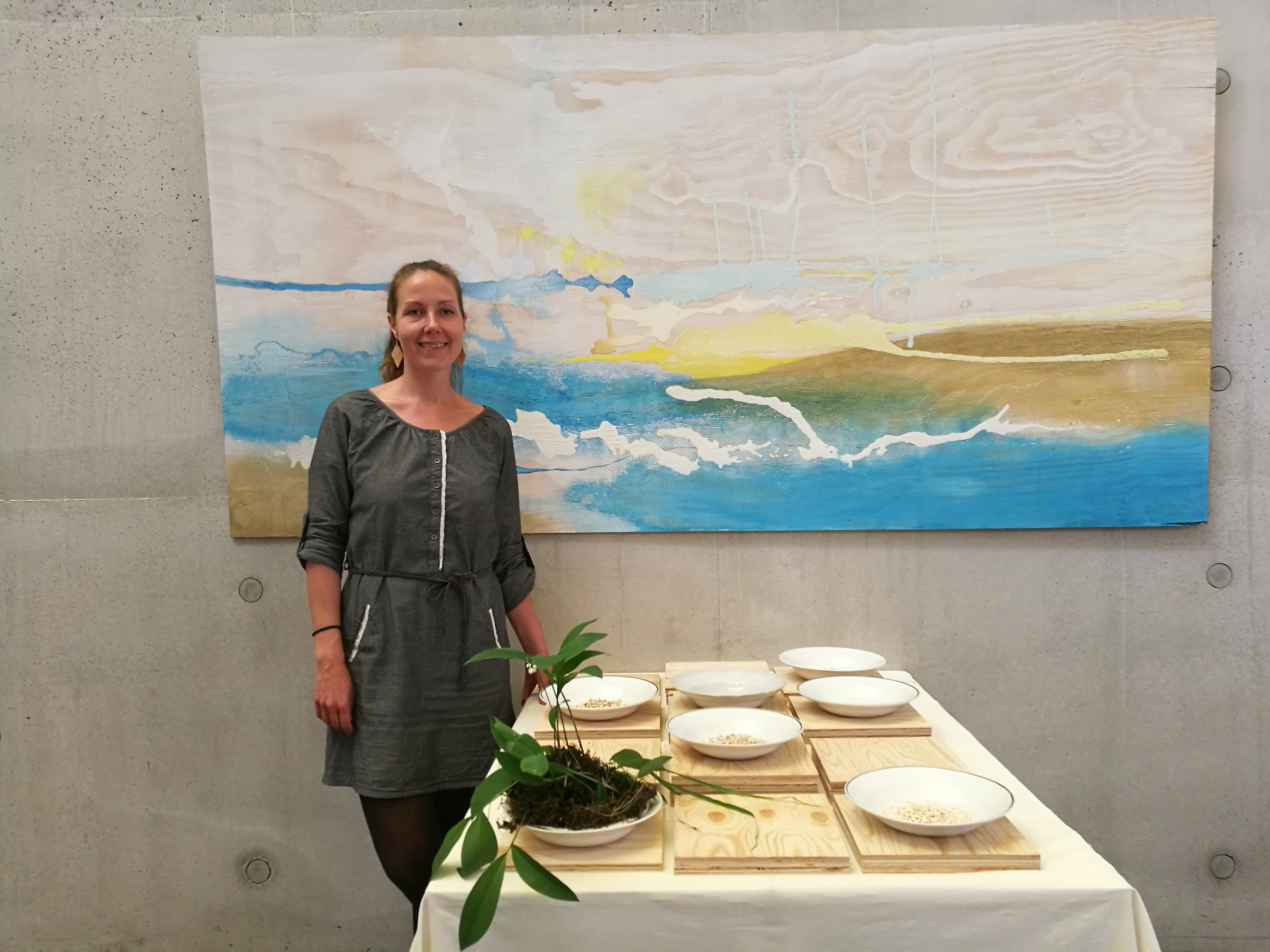 Breakfast from the Past, Art work Puurolautaset by Sanna Valkiala, artist posing