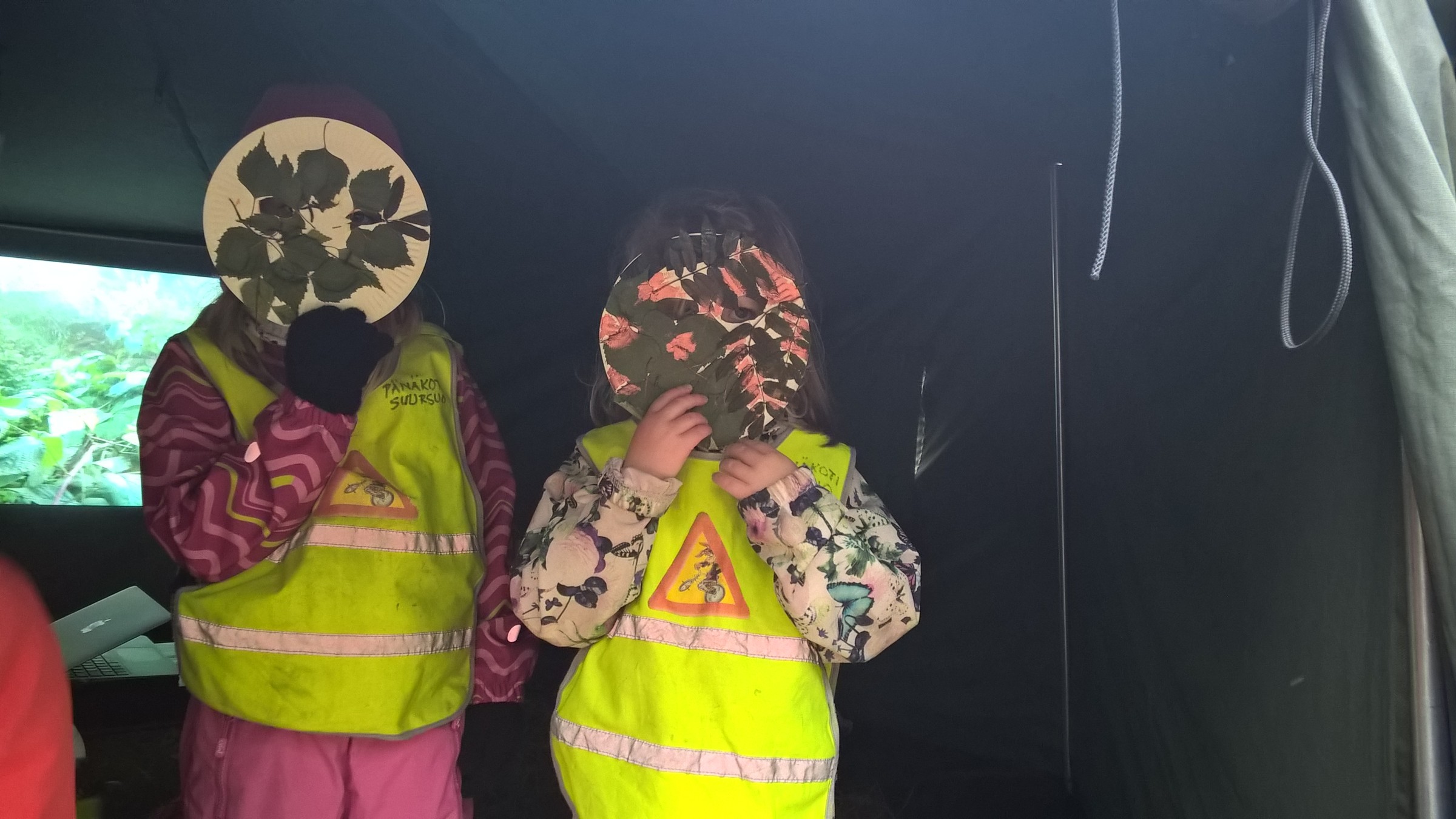 Martial Law at Patterimäki park, children with masks