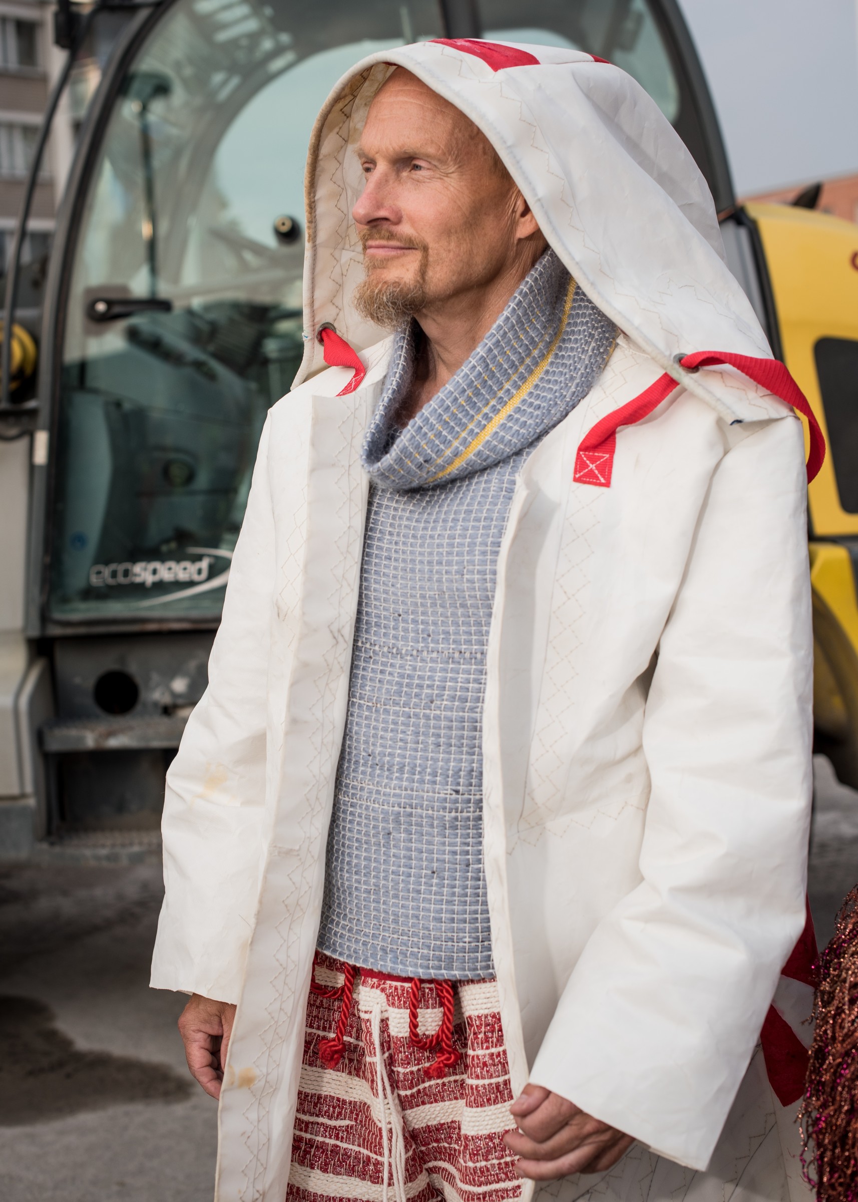 Maunula Collection, model with a big hood