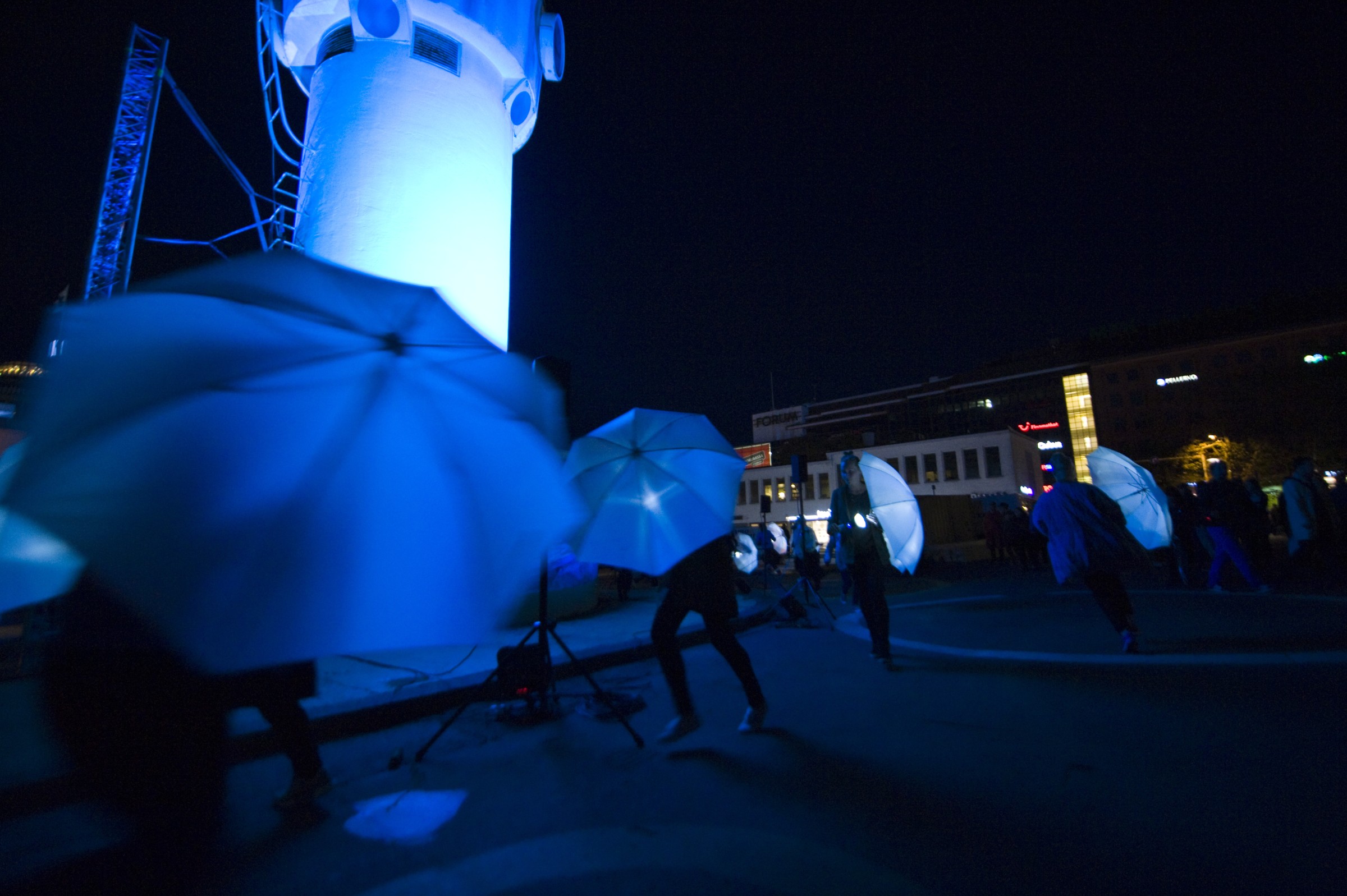 Fish-go-Round performance dancer movement